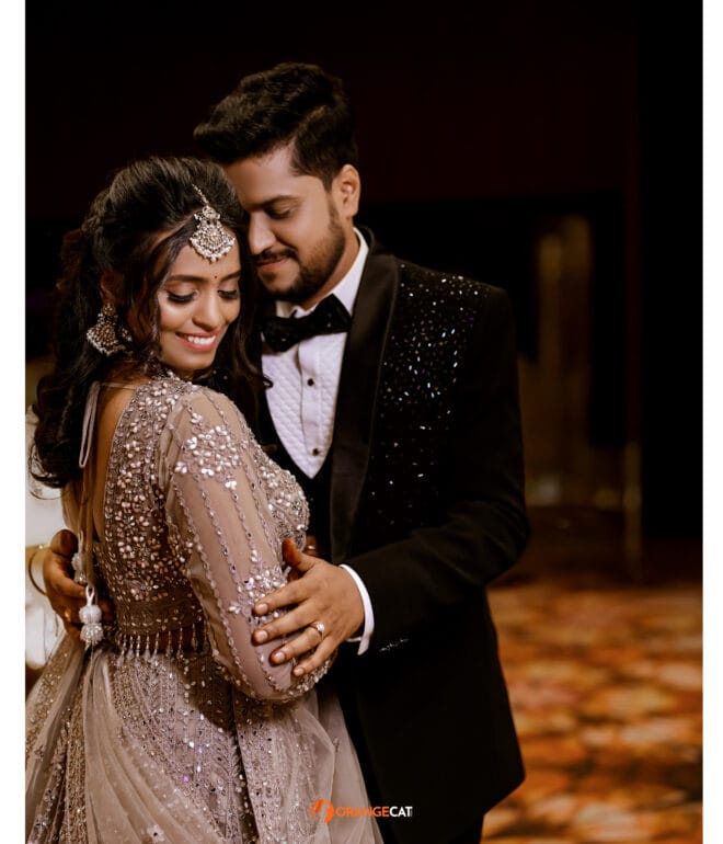 Couples traditional holding pose for the hyderabadi wedding photography